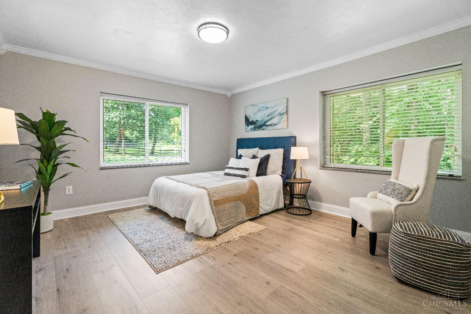 3927 Woodford Road, Cincinnati, Ohio image 15