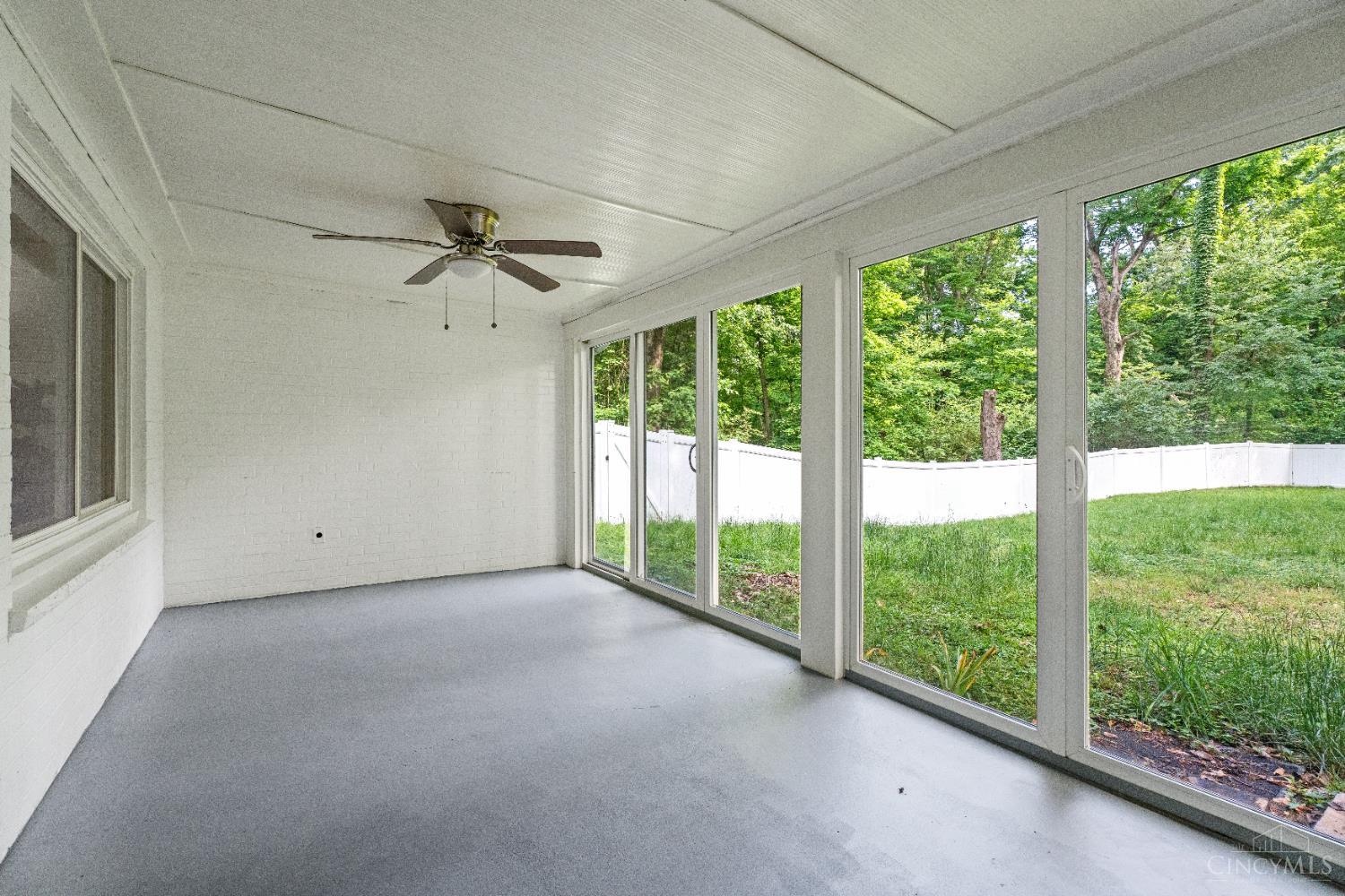 3927 Woodford Road, Cincinnati, Ohio image 13
