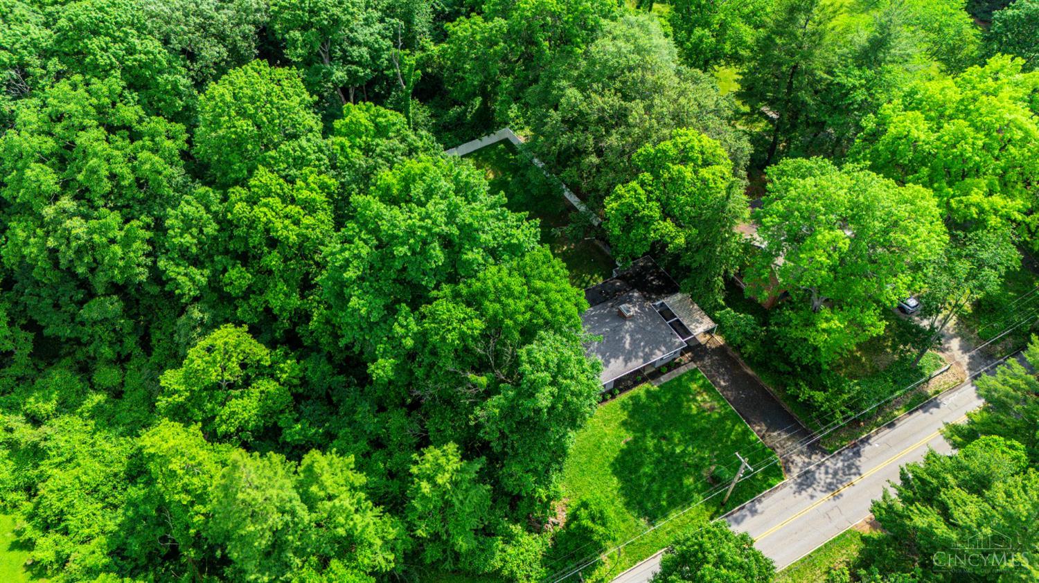 3927 Woodford Road, Cincinnati, Ohio image 28
