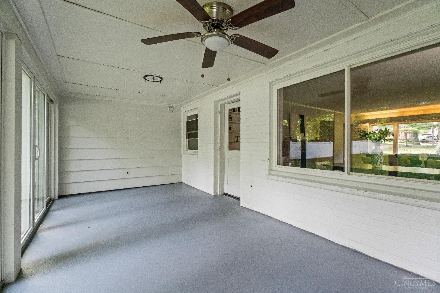 3927 Woodford Road, Cincinnati, Ohio image 14