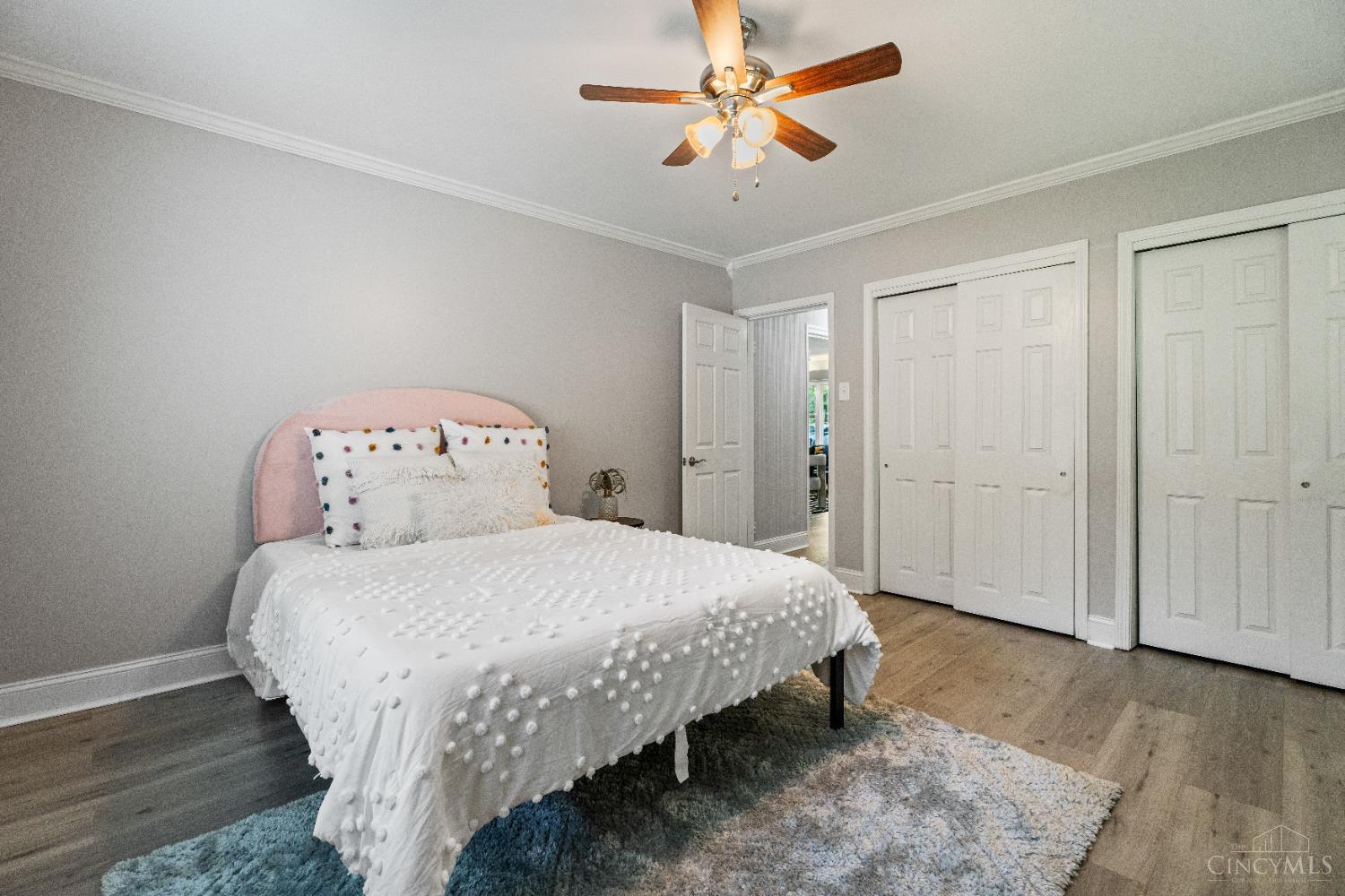 3927 Woodford Road, Cincinnati, Ohio image 18