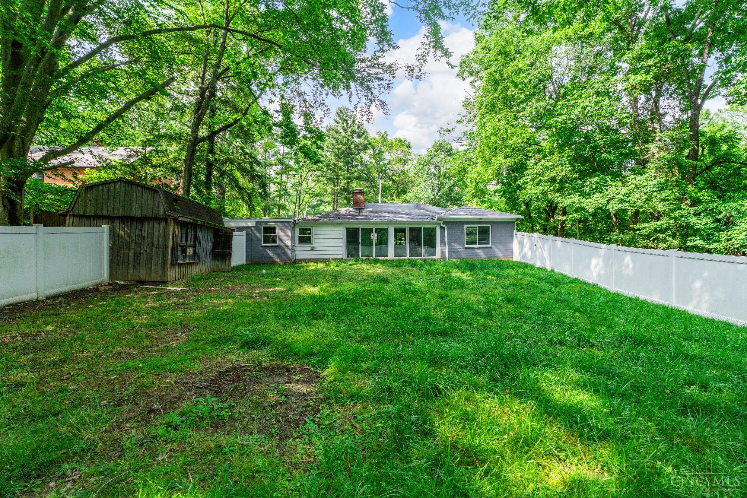 3927 Woodford Road, Cincinnati, Ohio image 23
