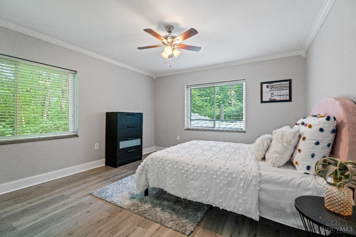 3927 Woodford Road, Cincinnati, Ohio image 17