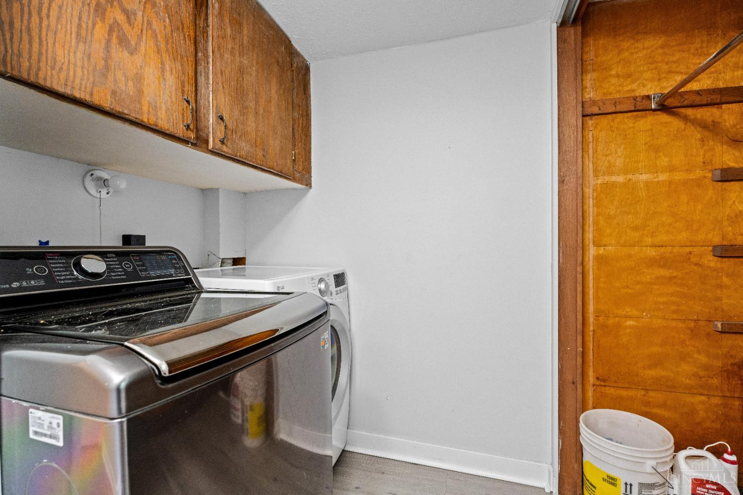3927 Woodford Road, Cincinnati, Ohio image 21