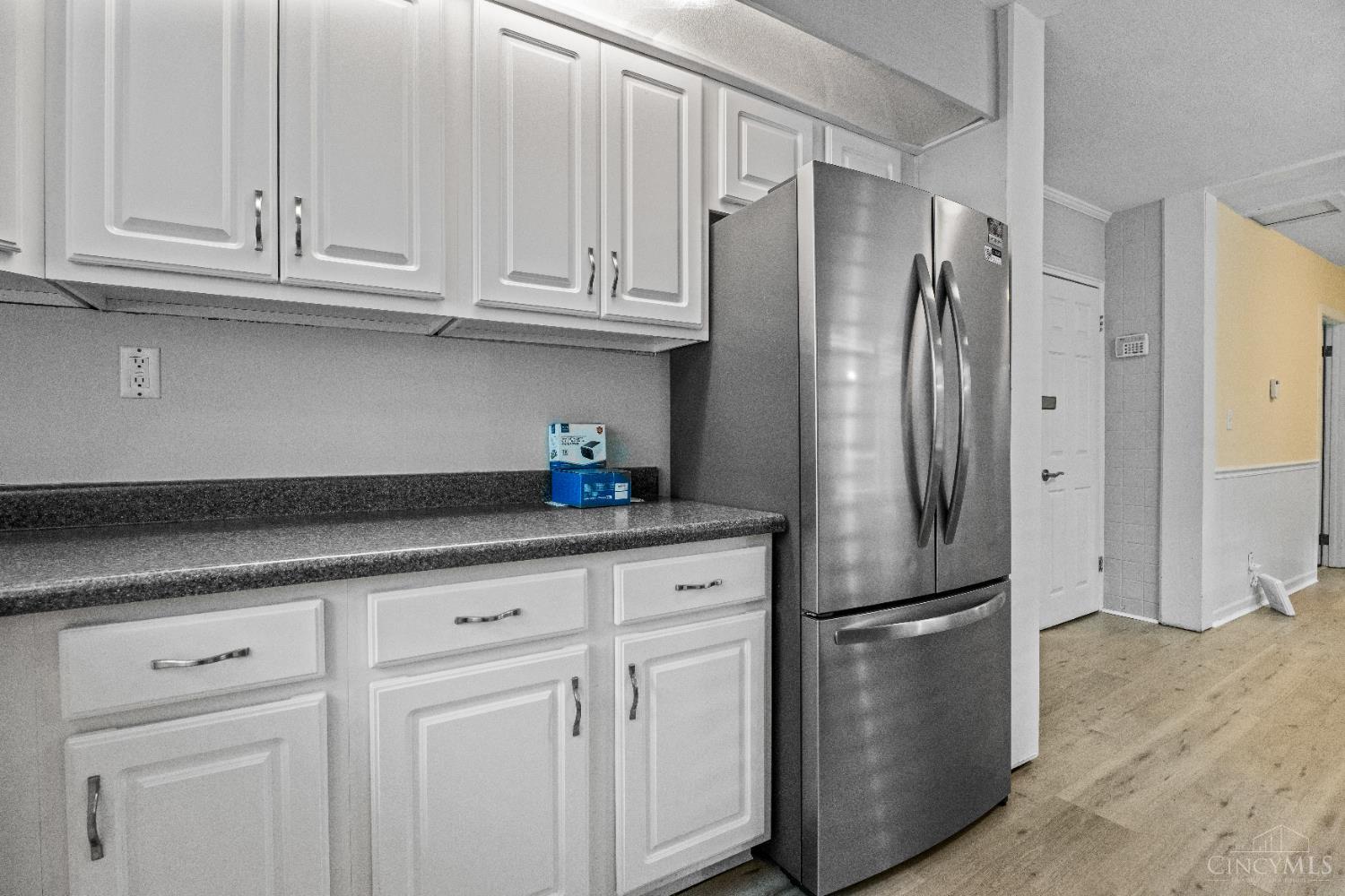 3927 Woodford Road, Cincinnati, Ohio image 8