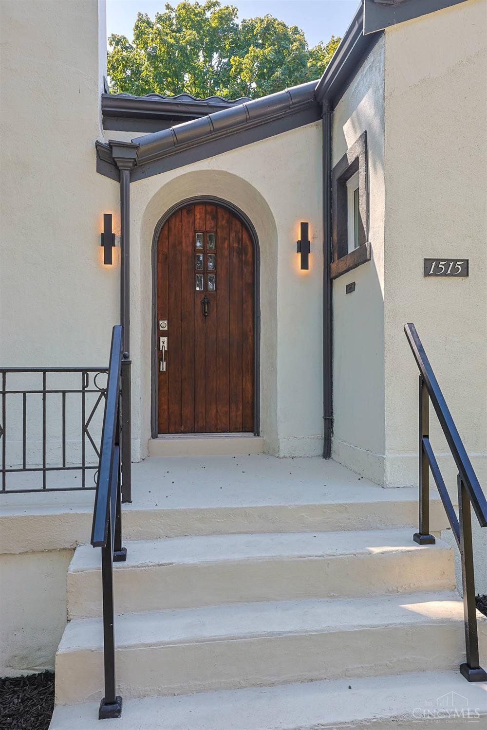 1515 Kenova Avenue