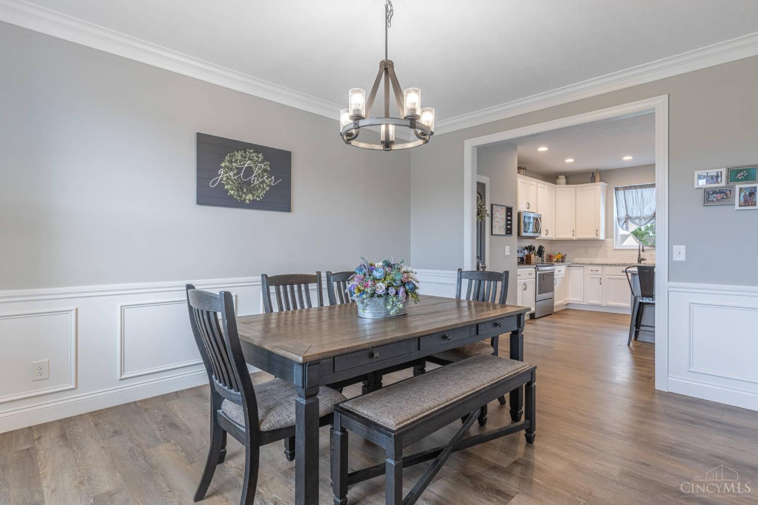 201 Oakridge Court