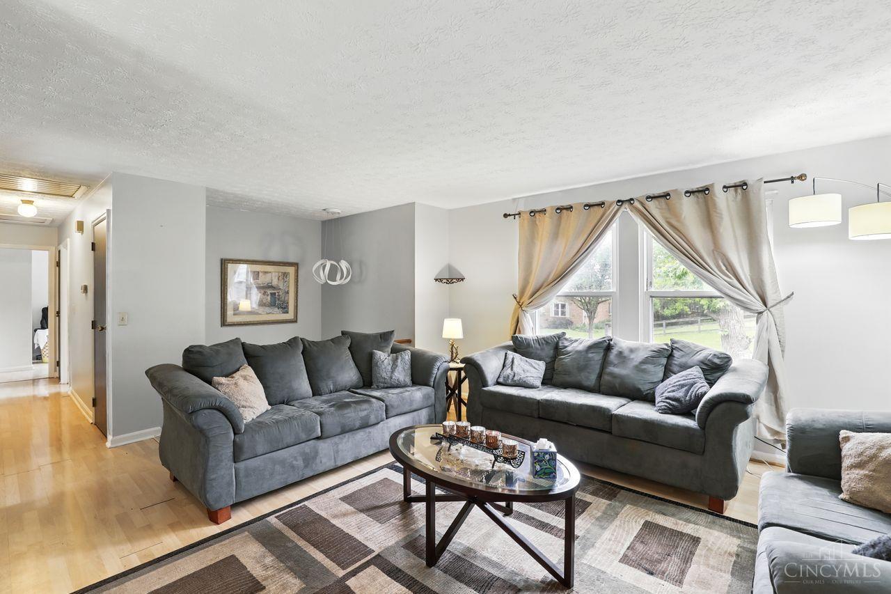 2137 Trailwood Drive, Cincinnati, Ohio image 8