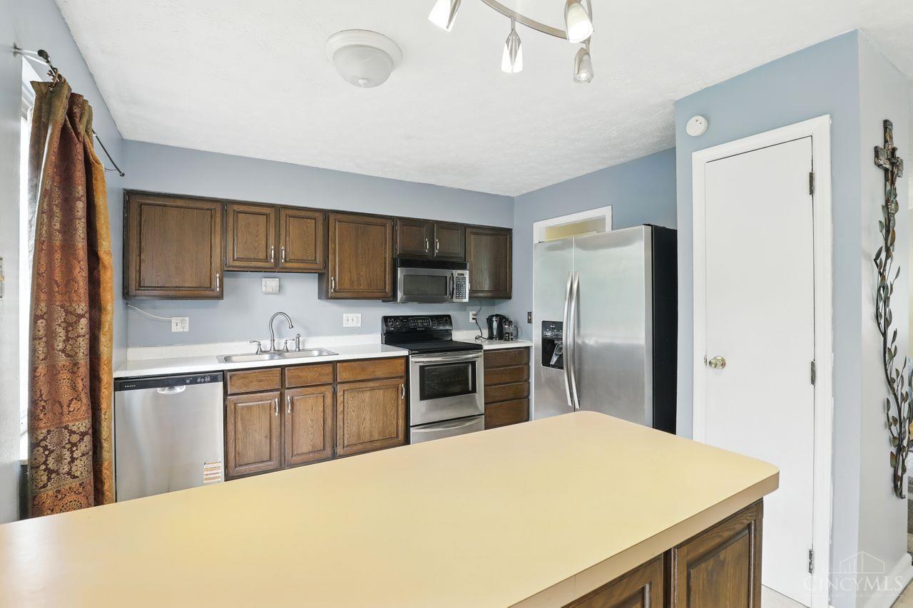 2137 Trailwood Drive, Cincinnati, Ohio image 12