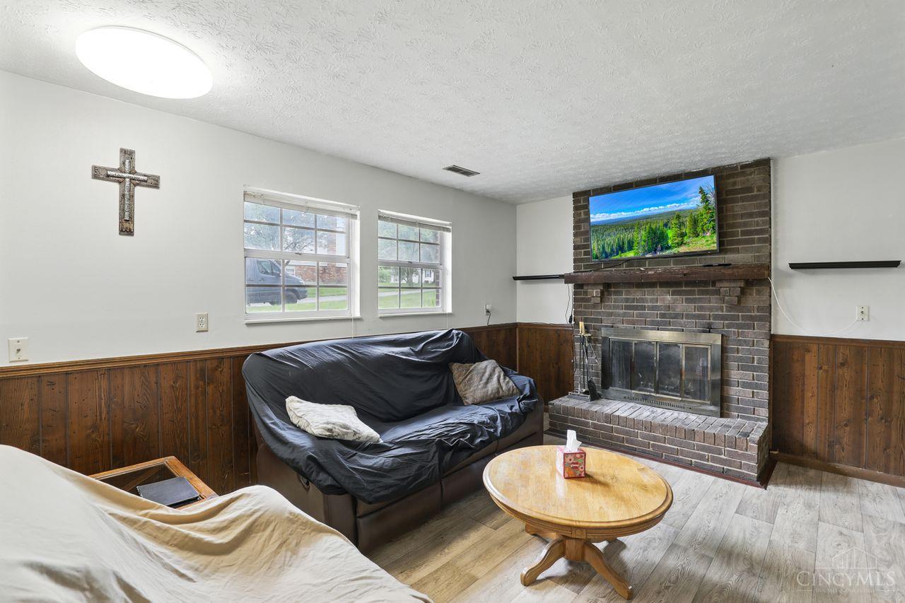 2137 Trailwood Drive, Cincinnati, Ohio image 23