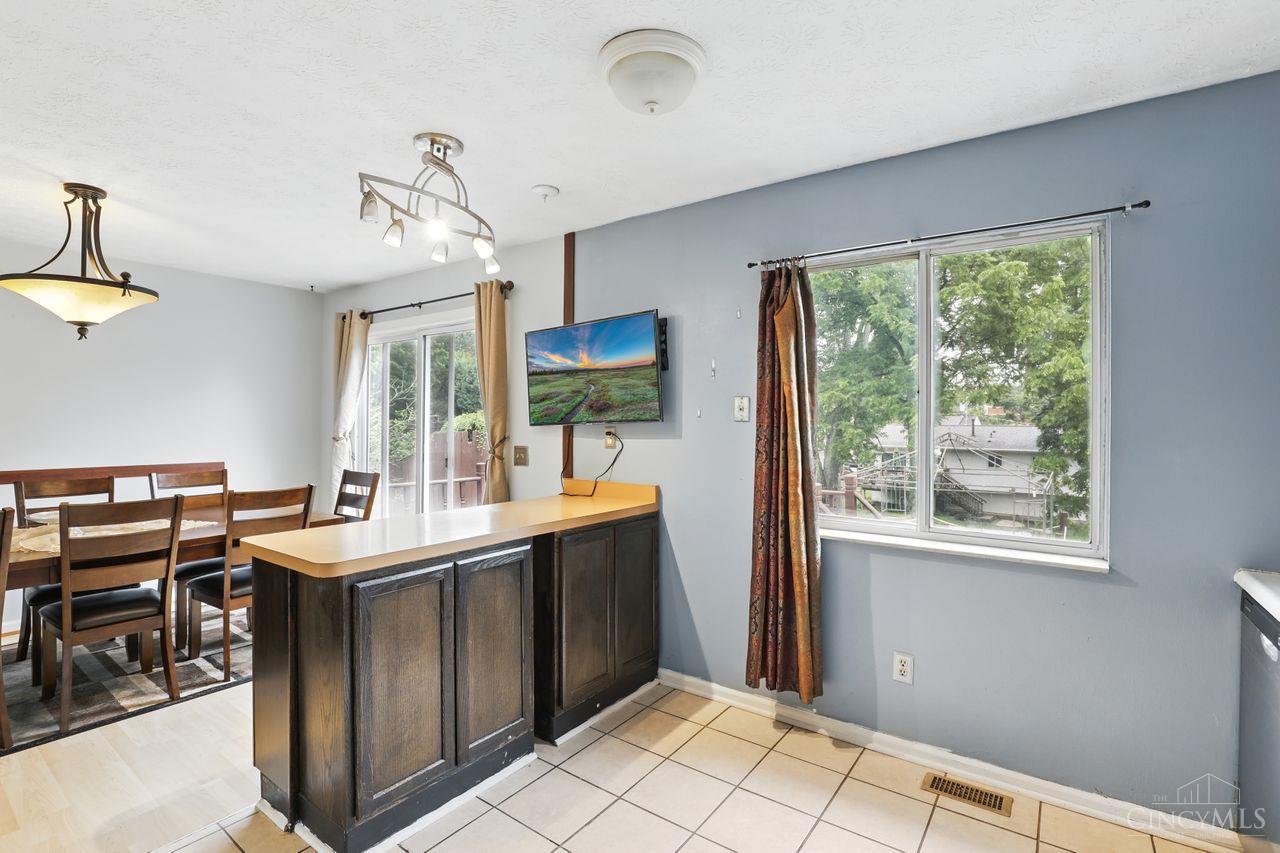 2137 Trailwood Drive, Cincinnati, Ohio image 15