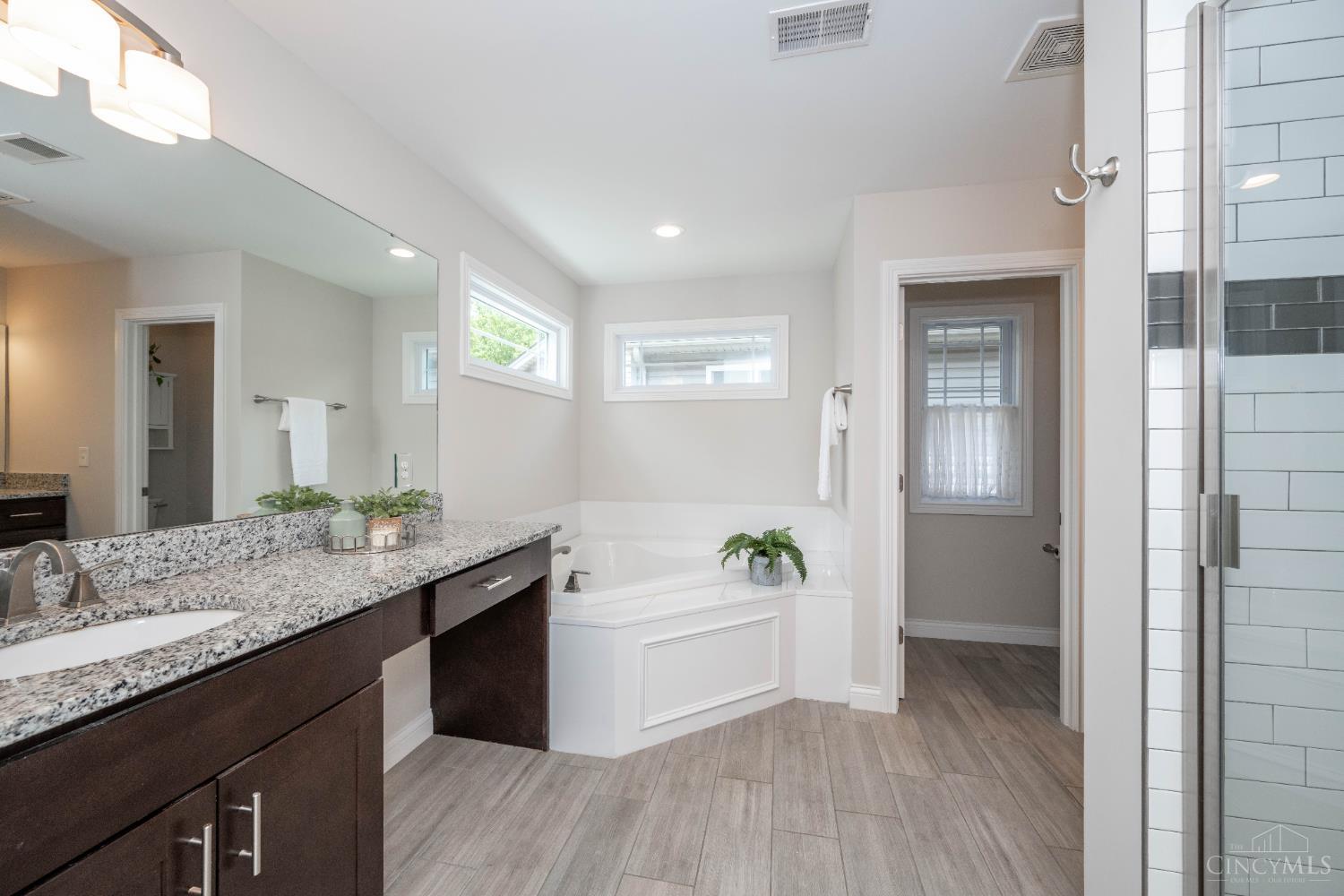 9521 Conklin Avenue, Blue Ash, Ohio image 25