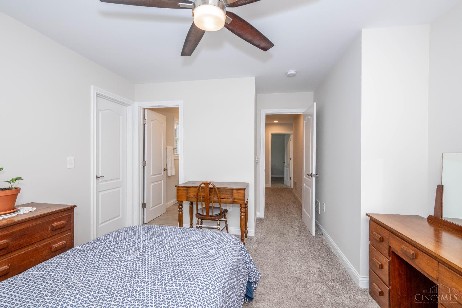 9521 Conklin Avenue, Blue Ash, Ohio image 38