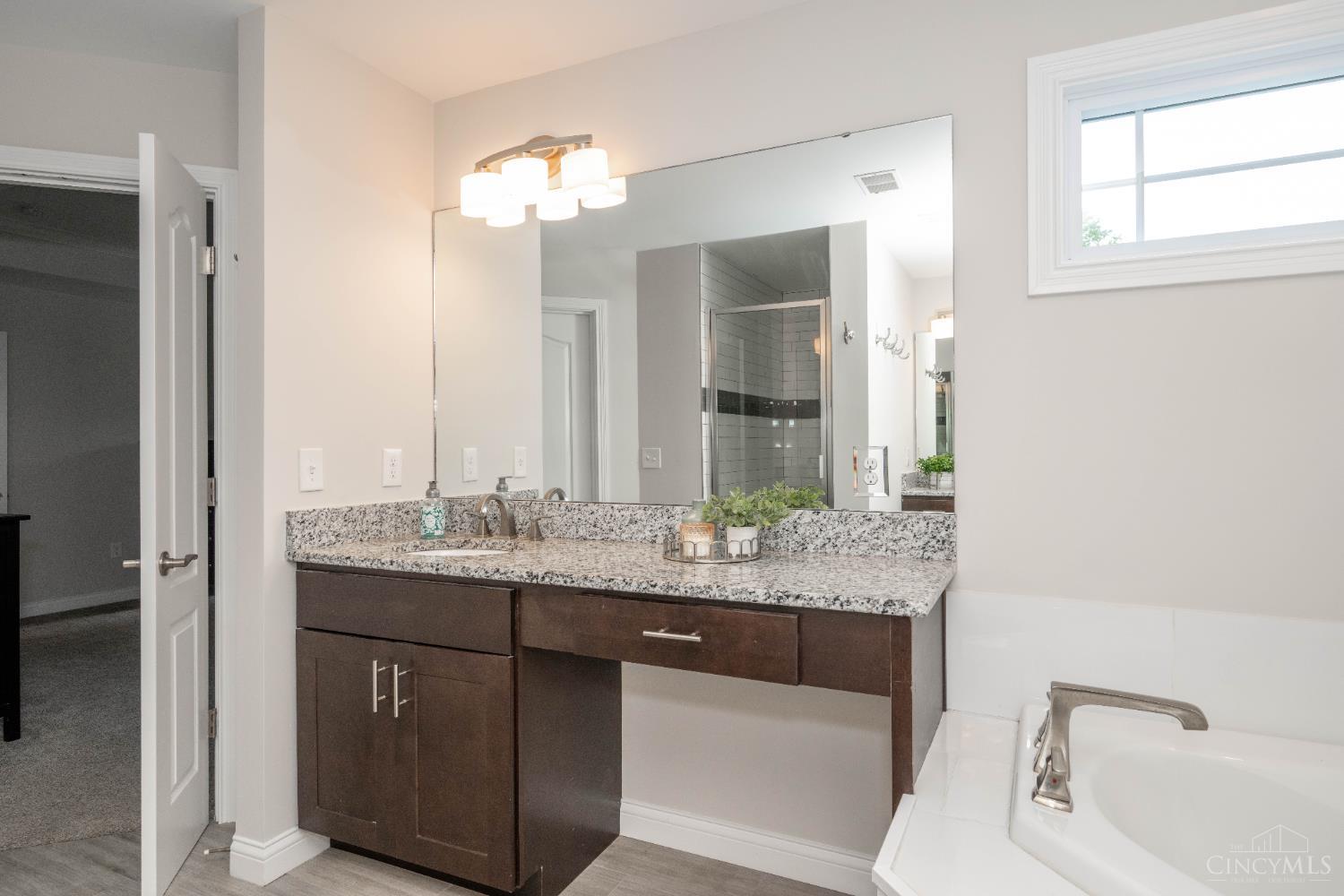 9521 Conklin Avenue, Blue Ash, Ohio image 26