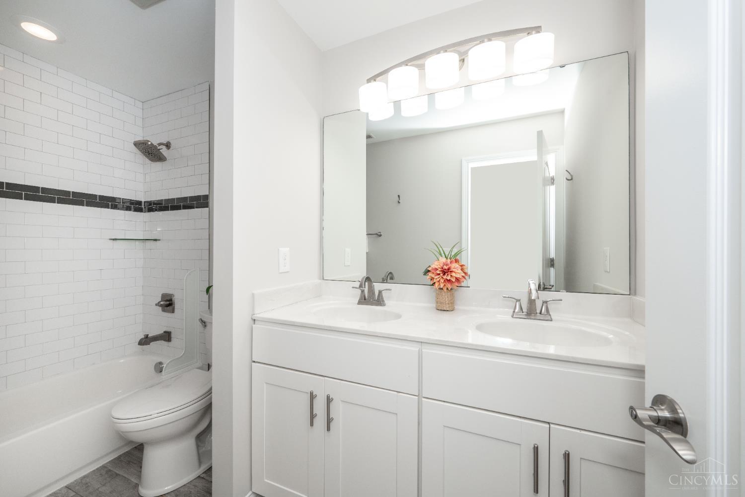 9521 Conklin Avenue, Blue Ash, Ohio image 33