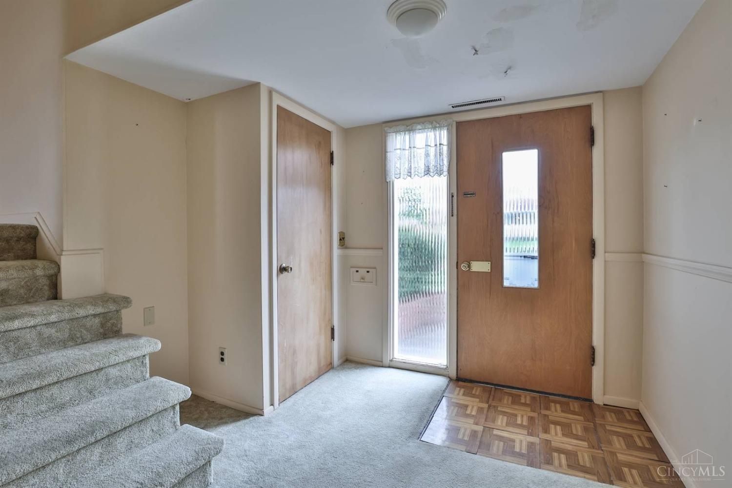 708 Danvers Drive, Forest Park, Ohio image 4