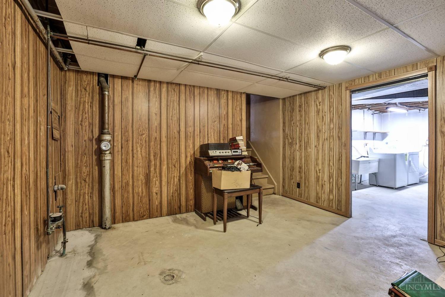708 Danvers Drive, Forest Park, Ohio image 25