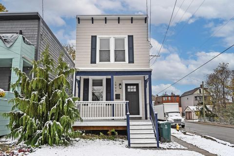 Photo of 1996 Kinney Avenue, Cincinnati, OH 45207 (MLS # 1865524)