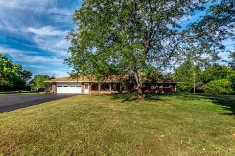 Photo of 1105 Mockingbird Lane, Turtle Creek Township, OH 45036 (MLS # 1857102)
