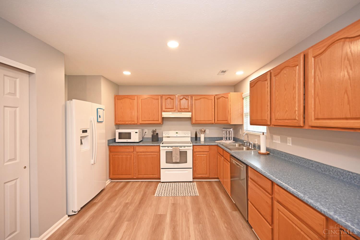 3481 E Lakeview Drive, Pierce Twp, Ohio image 16
