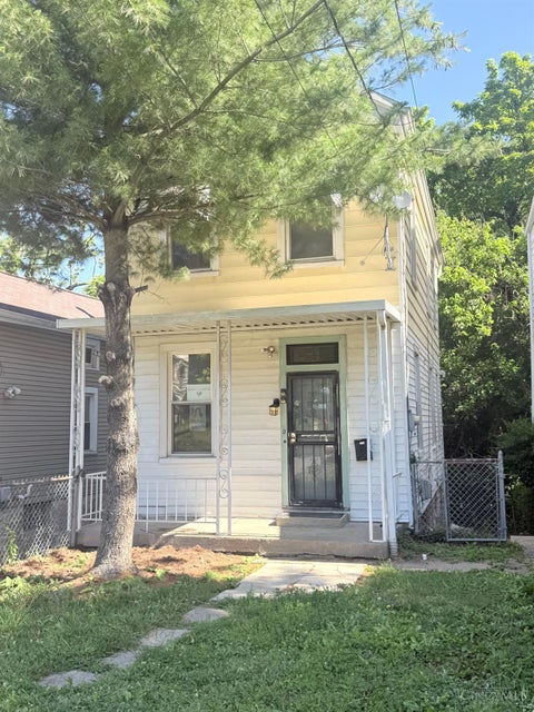 Photo of 718 Greenwood Avenue, Cincinnati, OH 45229 (MLS # 1881499)