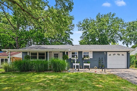 Photo of 818 Marbea Drive, Loveland, OH 45140 (MLS # 1886098)