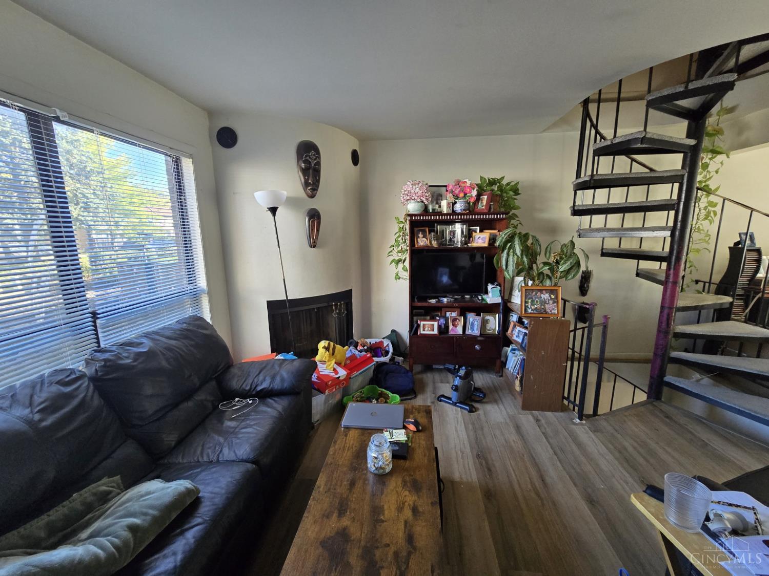 2410 Grandview Avenue