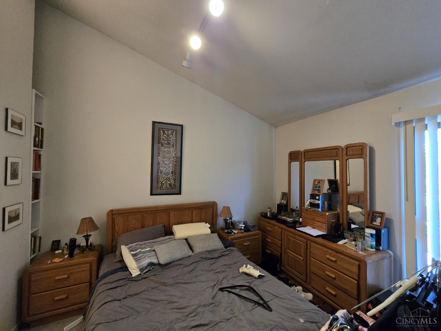 2410 Grandview Avenue