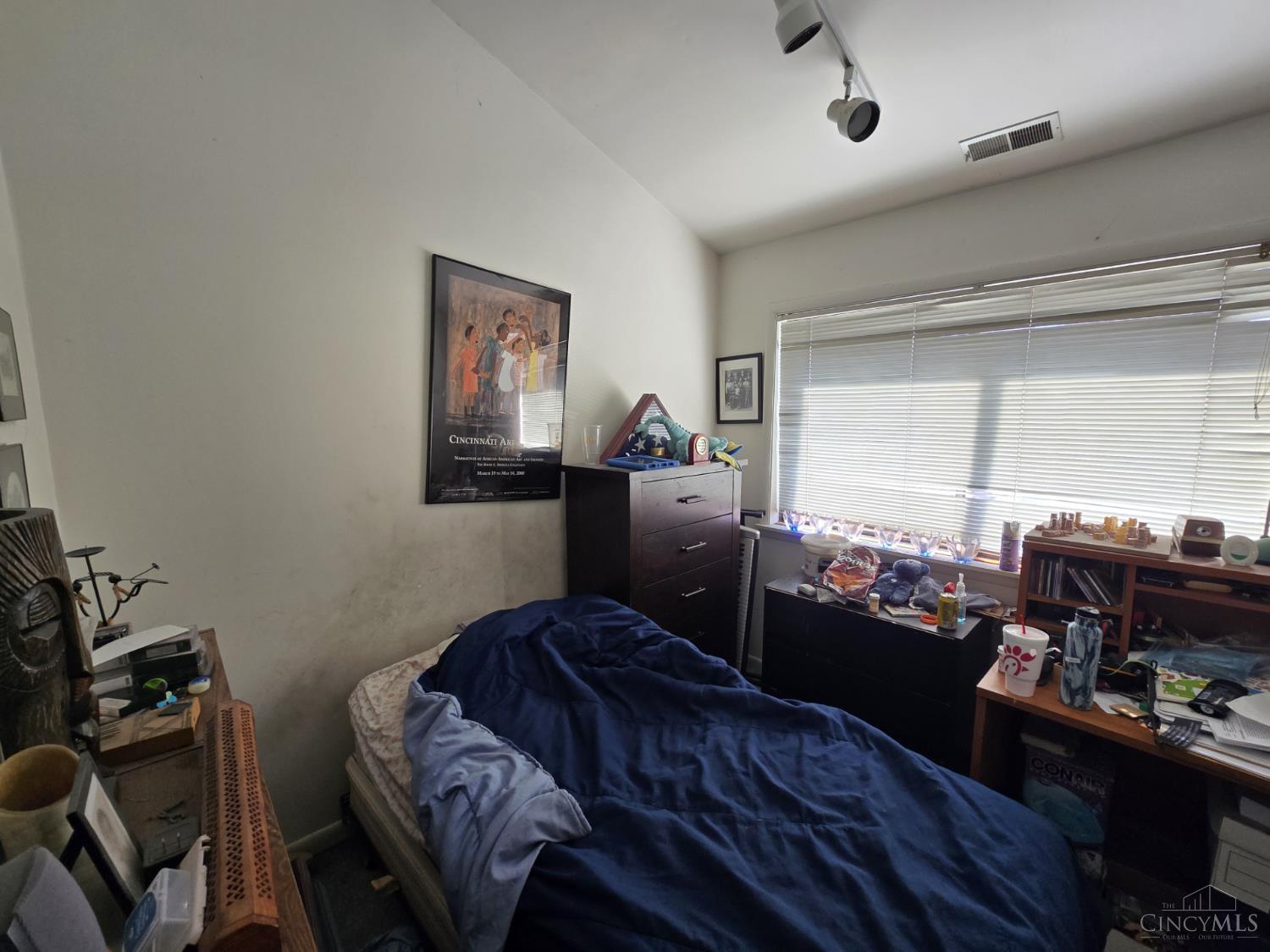 2410 Grandview Avenue