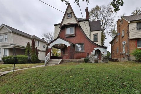 Photo of 1310 Franklin Avenue, Cincinnati, OH 45237 (MLS # 1860471)