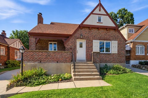 Photo of 2508 Moundview Drive, Norwood, OH 45212 (MLS # 1896376)