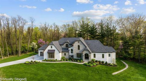 Photo of 2 Abbey Place, Indian Hill, OH 45243 (MLS # 1870218)