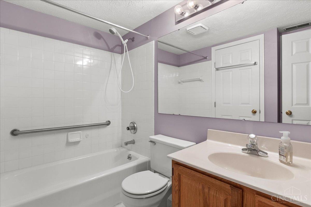 9830 Regatta Drive #303, Colerain Twp, Ohio image 10