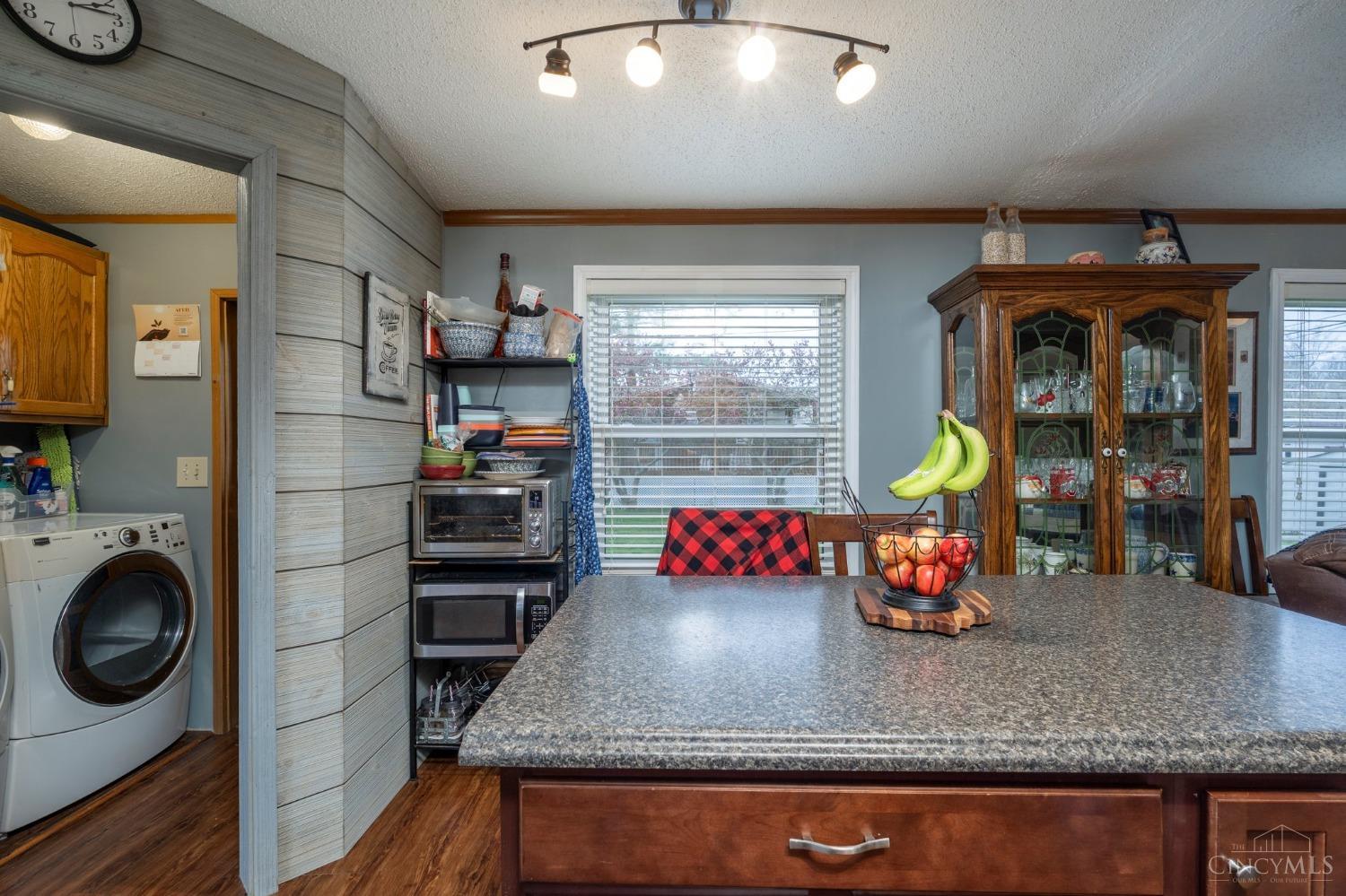 6651 Wizard Of Oz Way, Paint Twp, Ohio image 13