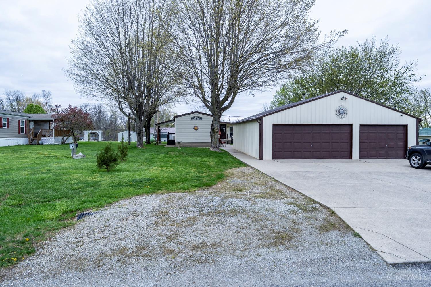 6651 Wizard Of Oz Way, Paint Twp, Ohio image 3