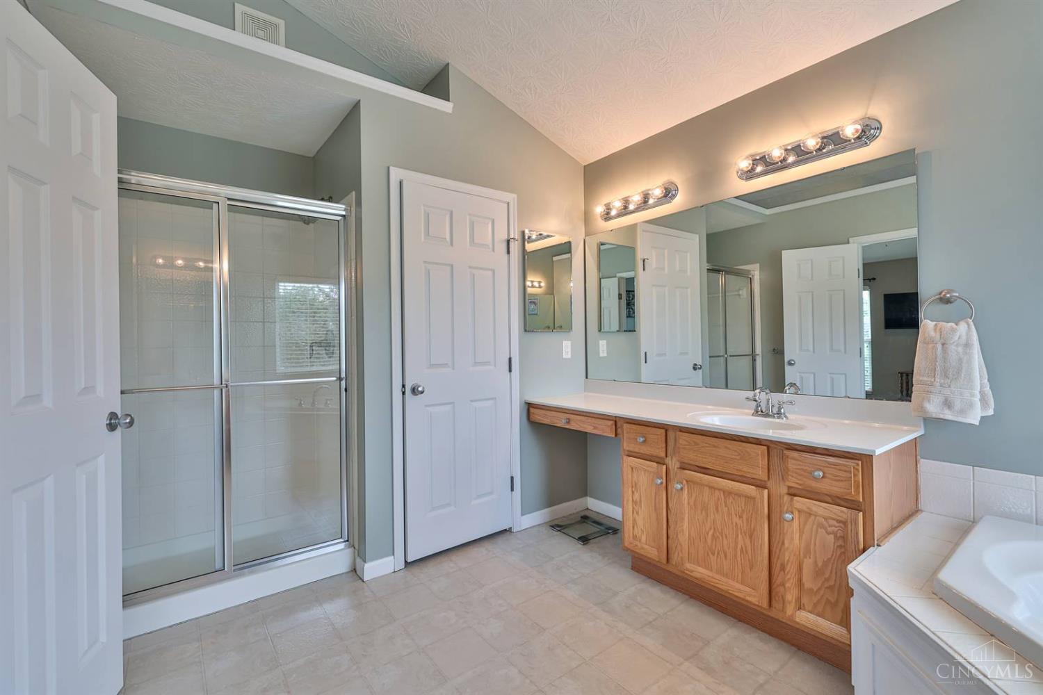587 Laurelwood Drive, Cleves, Ohio image 37