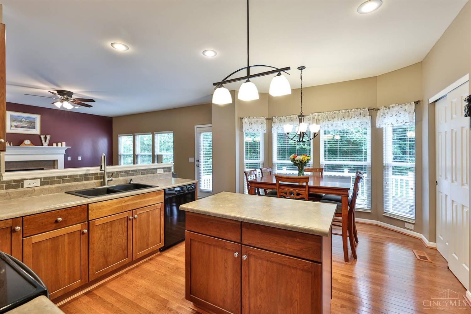 587 Laurelwood Drive, Cleves, Ohio image 18