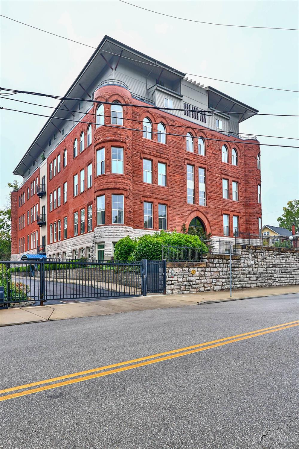 2700 Ashland Avenue 3