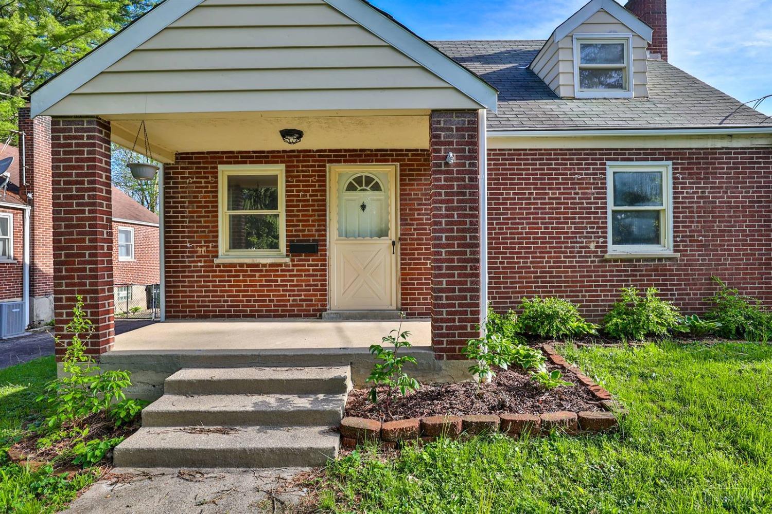 2352 Clover Crest Drive, Colerain Twp, Ohio image 3