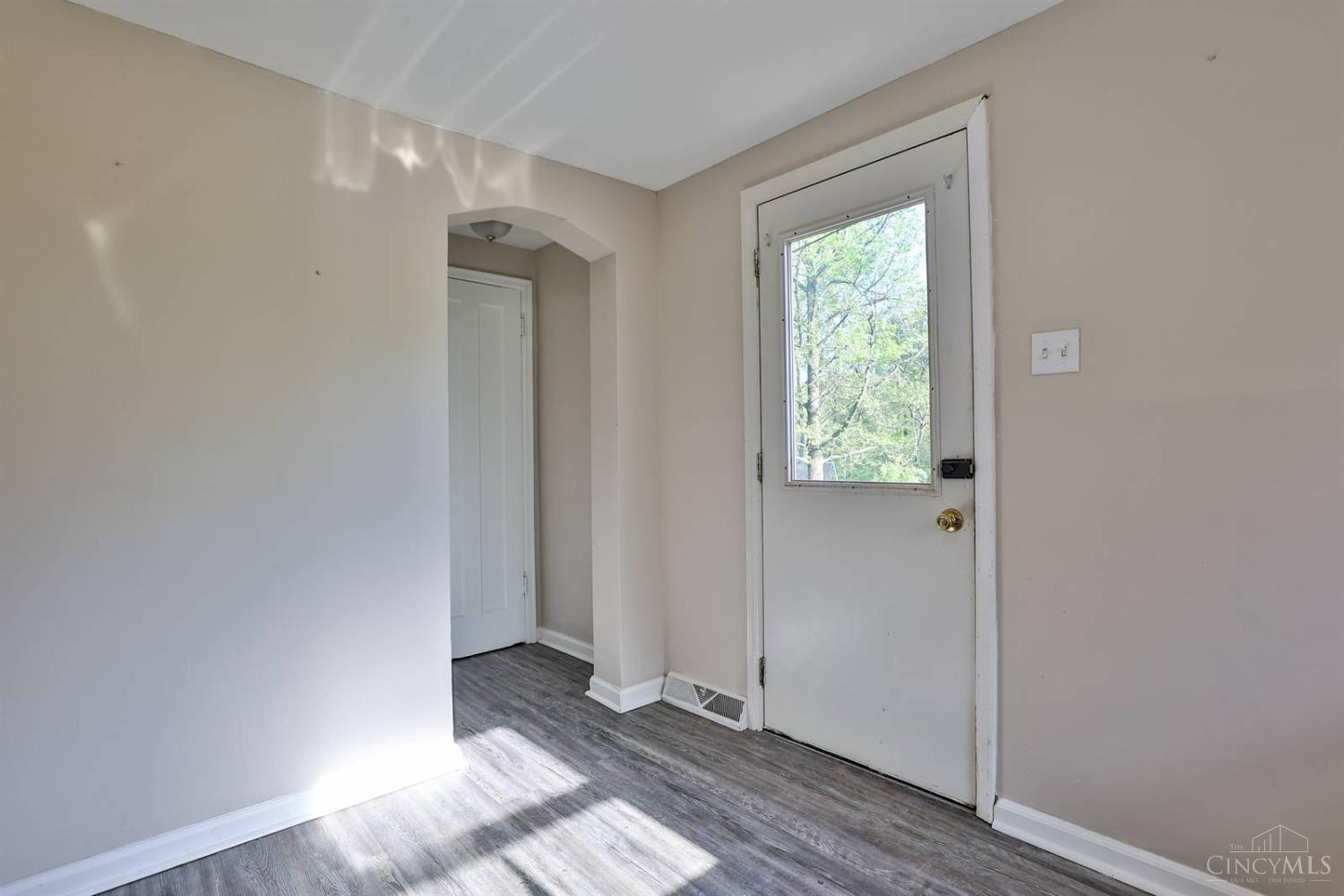 2352 Clover Crest Drive, Colerain Twp, Ohio image 13