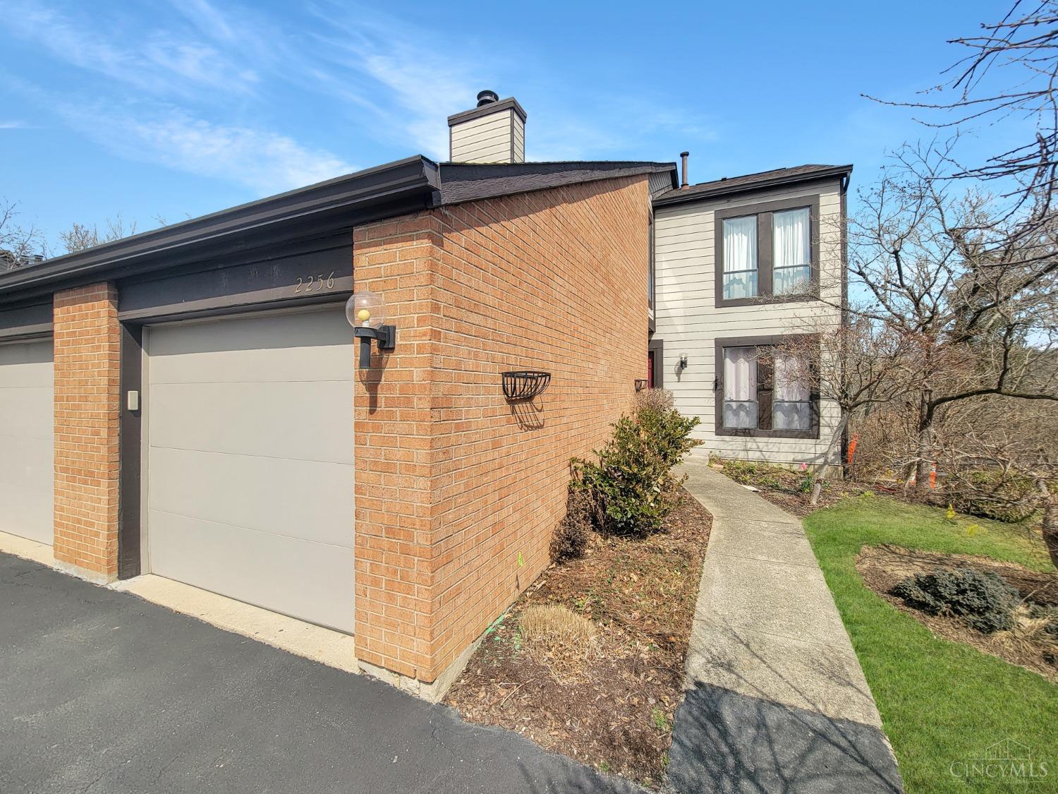 2256 Clough Ridge Drive, Anderson Twp, Ohio image 1