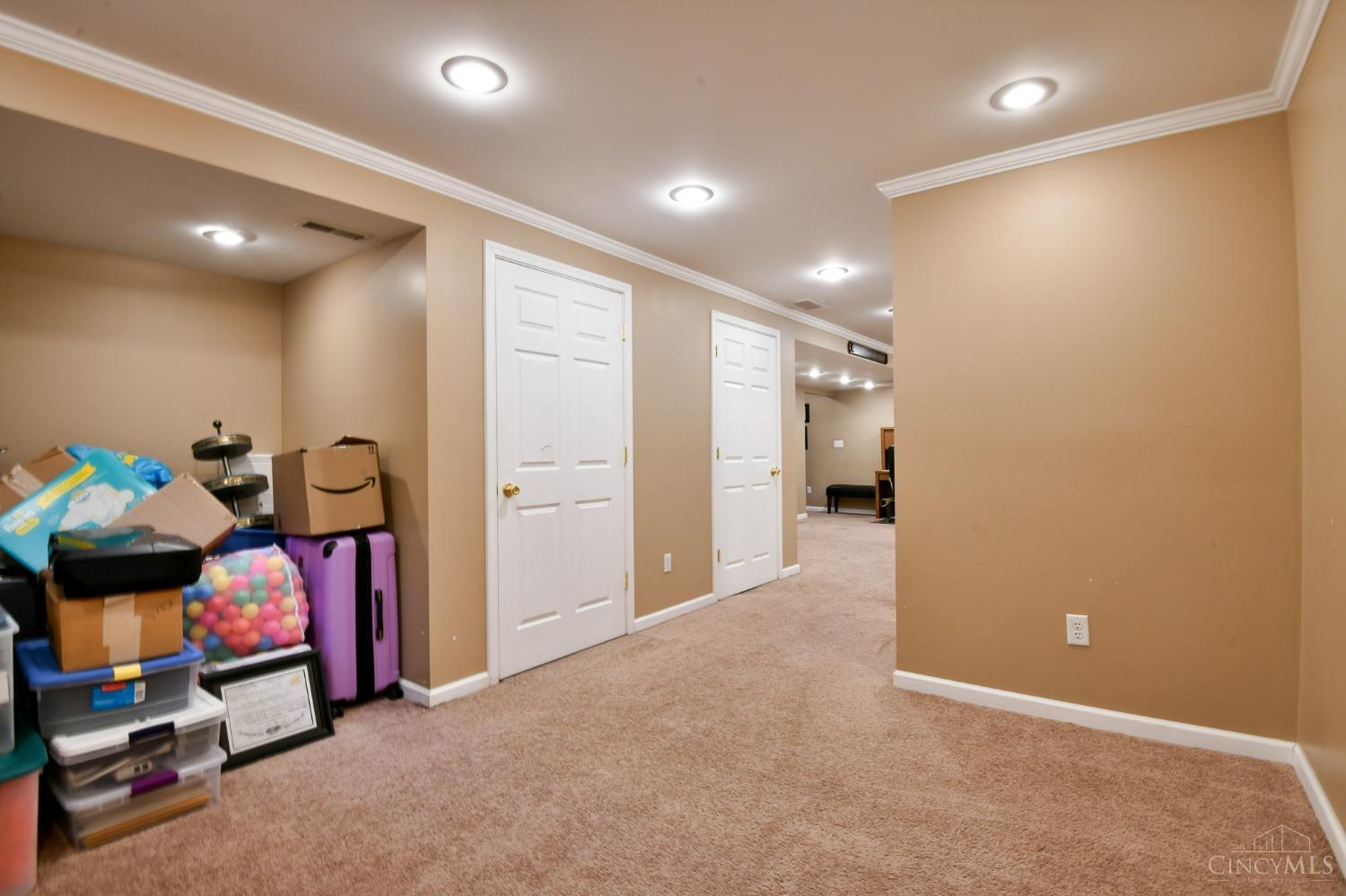 Middletown, Ohio 45042, United States, 3 Bedrooms Bedrooms, ,3 BathroomsBathrooms,Residential,Pending,25685