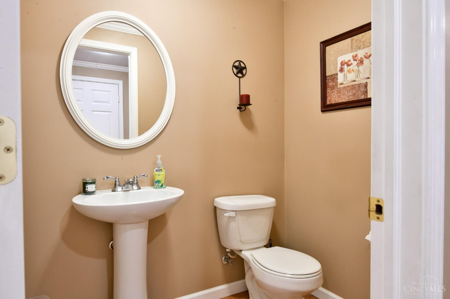 Middletown, Ohio 45042, United States, 3 Bedrooms Bedrooms, ,3 BathroomsBathrooms,Residential,Pending,25685