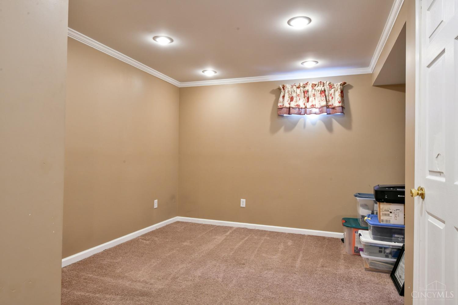 Middletown, Ohio 45042, United States, 3 Bedrooms Bedrooms, ,3 BathroomsBathrooms,Residential,Pending,25685