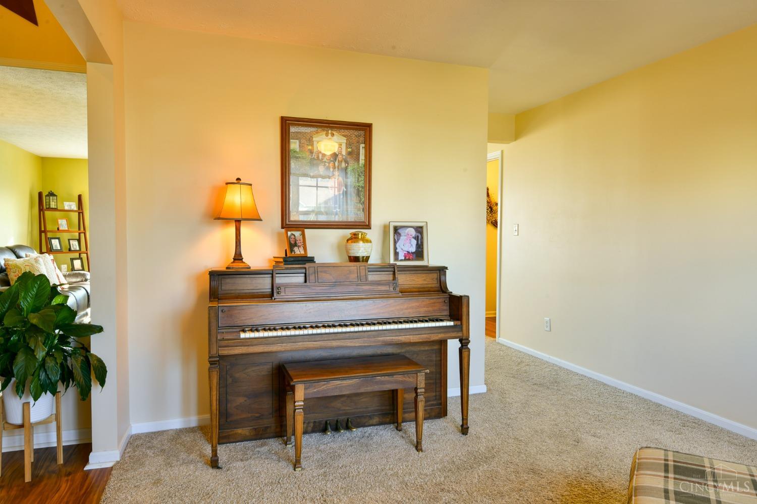 Middletown, Ohio 45042, United States, 3 Bedrooms Bedrooms, ,3 BathroomsBathrooms,Residential,Pending,25685