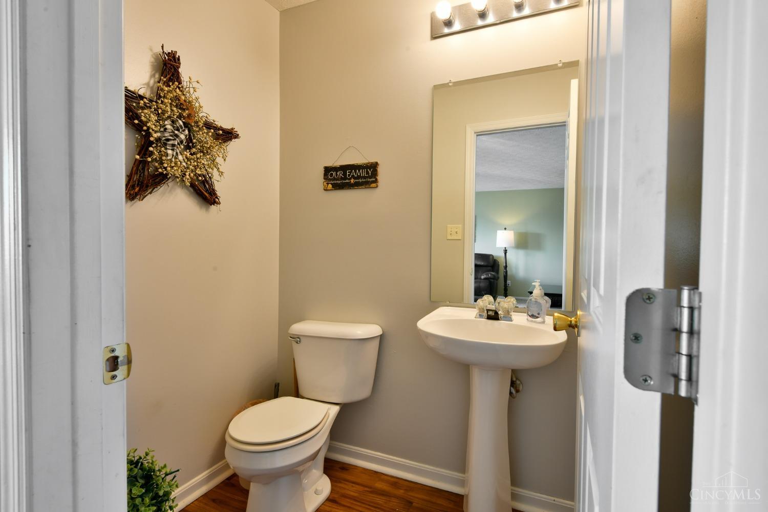 Middletown, Ohio 45042, United States, 3 Bedrooms Bedrooms, ,3 BathroomsBathrooms,Residential,Pending,25685