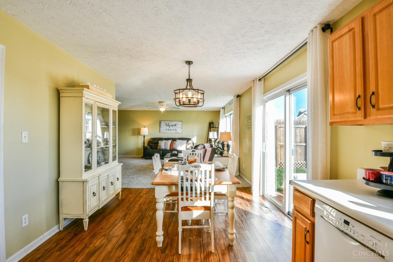 Middletown, Ohio 45042, United States, 3 Bedrooms Bedrooms, ,3 BathroomsBathrooms,Residential,Pending,25685