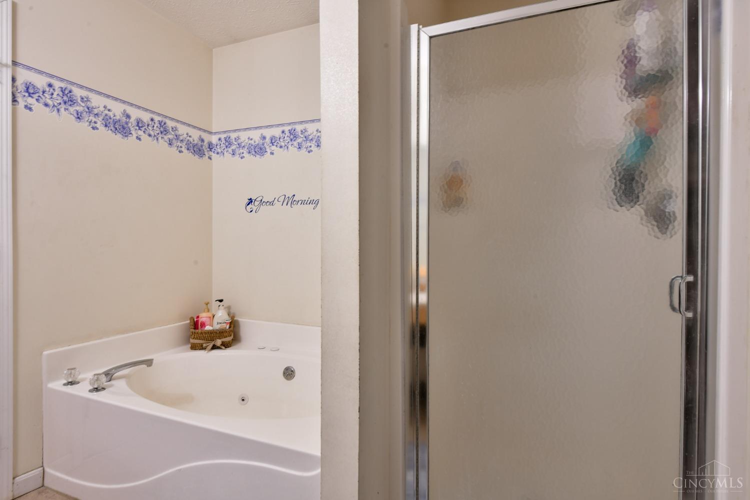 Middletown, Ohio 45042, United States, 3 Bedrooms Bedrooms, ,3 BathroomsBathrooms,Residential,Pending,25685