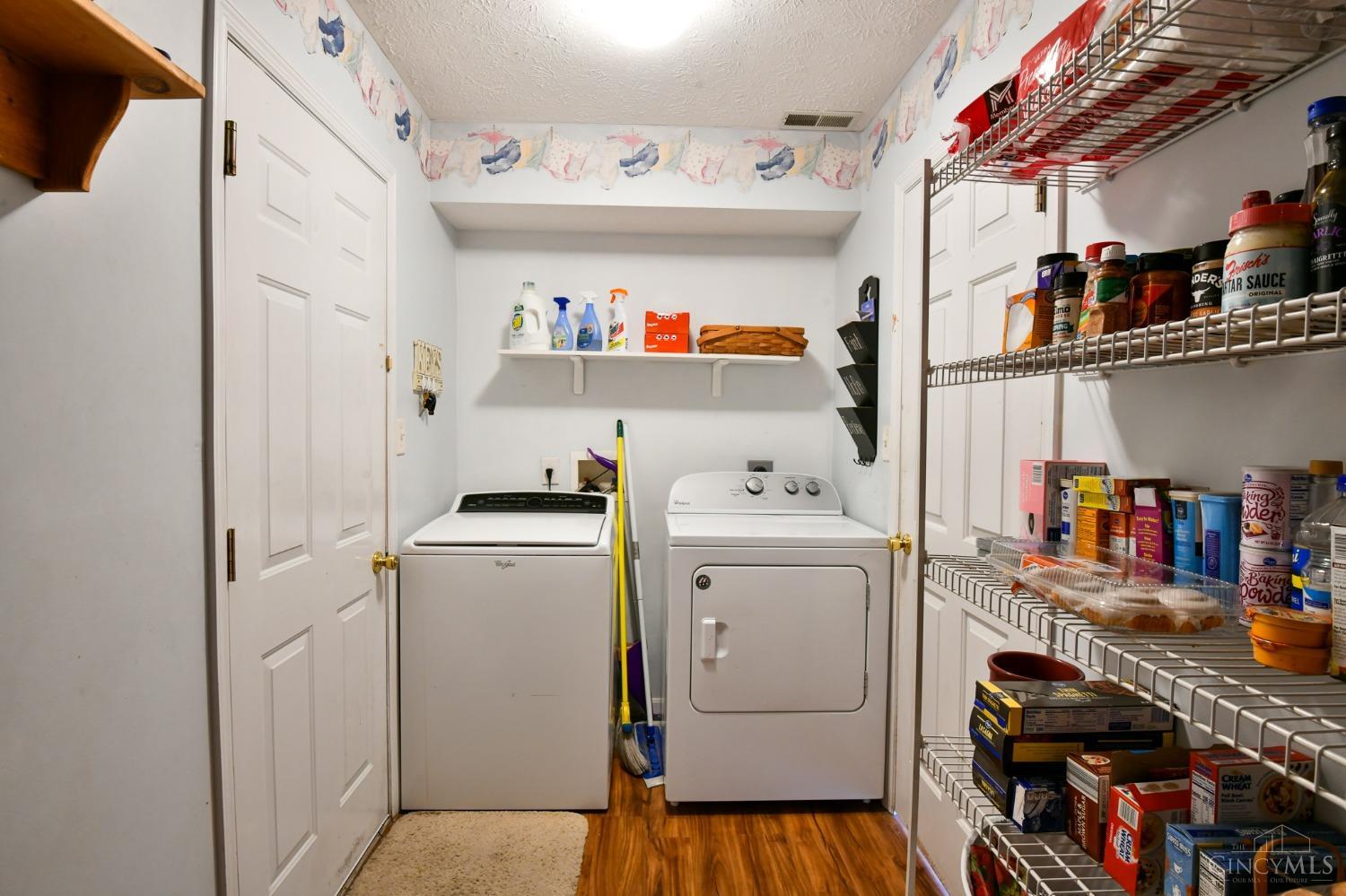 Middletown, Ohio 45042, United States, 3 Bedrooms Bedrooms, ,3 BathroomsBathrooms,Residential,Pending,25685