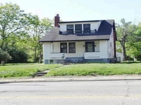 Homes For Sale - 81 E Galbraith Road<br/> Cincinnati, OH 45216